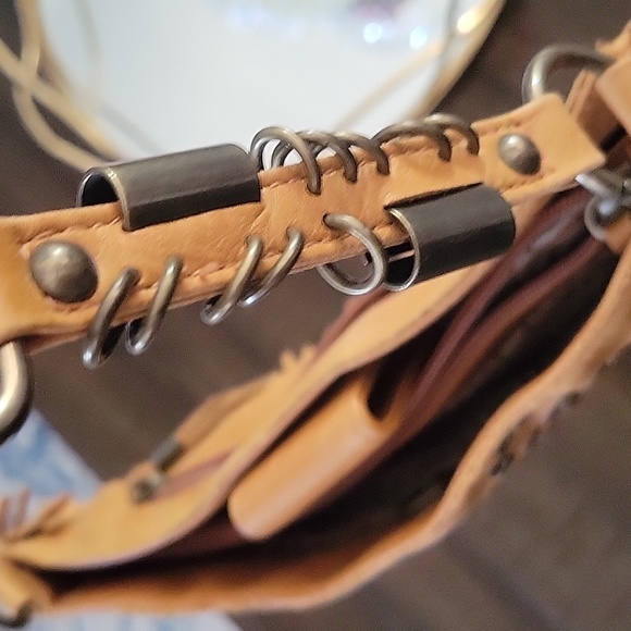 Guess purse - Picture 6 of 7